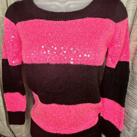 POOF! Black, Pink, Sparkle Sequin Scoop Neck- Juniors Women’s Sweater Blouse SM - Picture 7 of 9